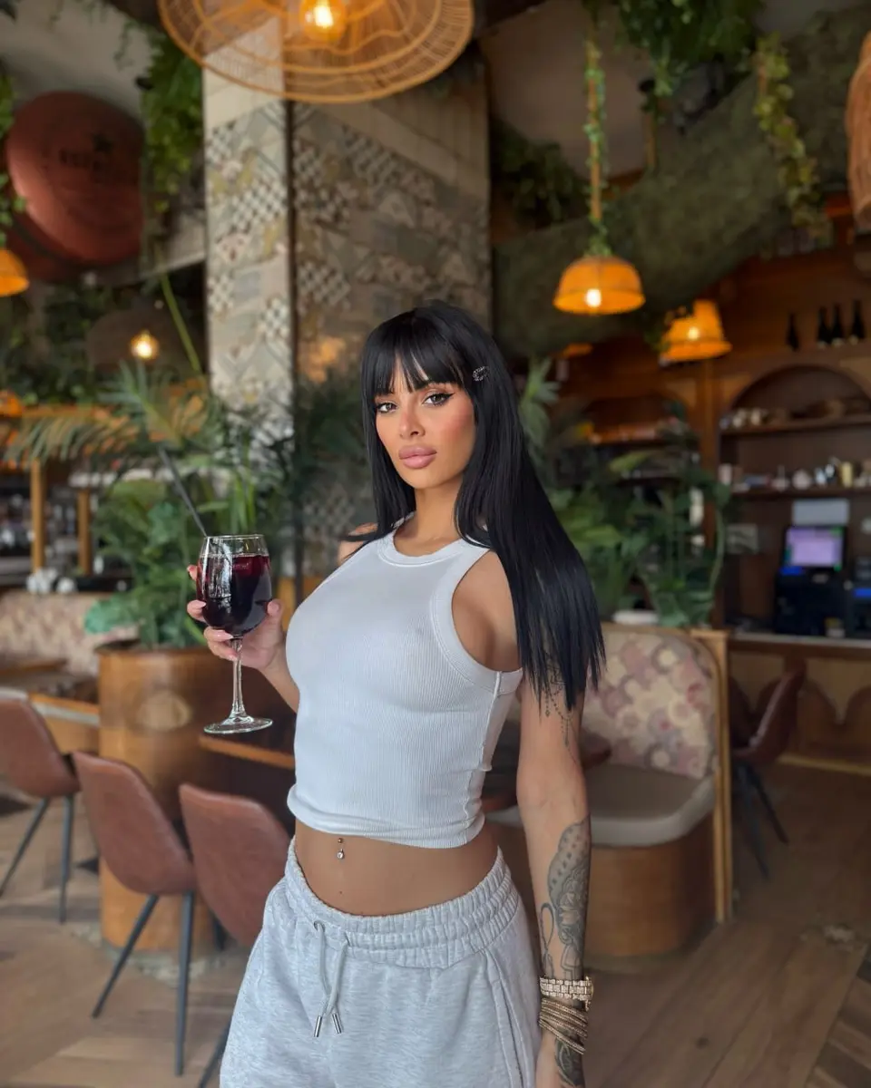 Amina escort in Dubai