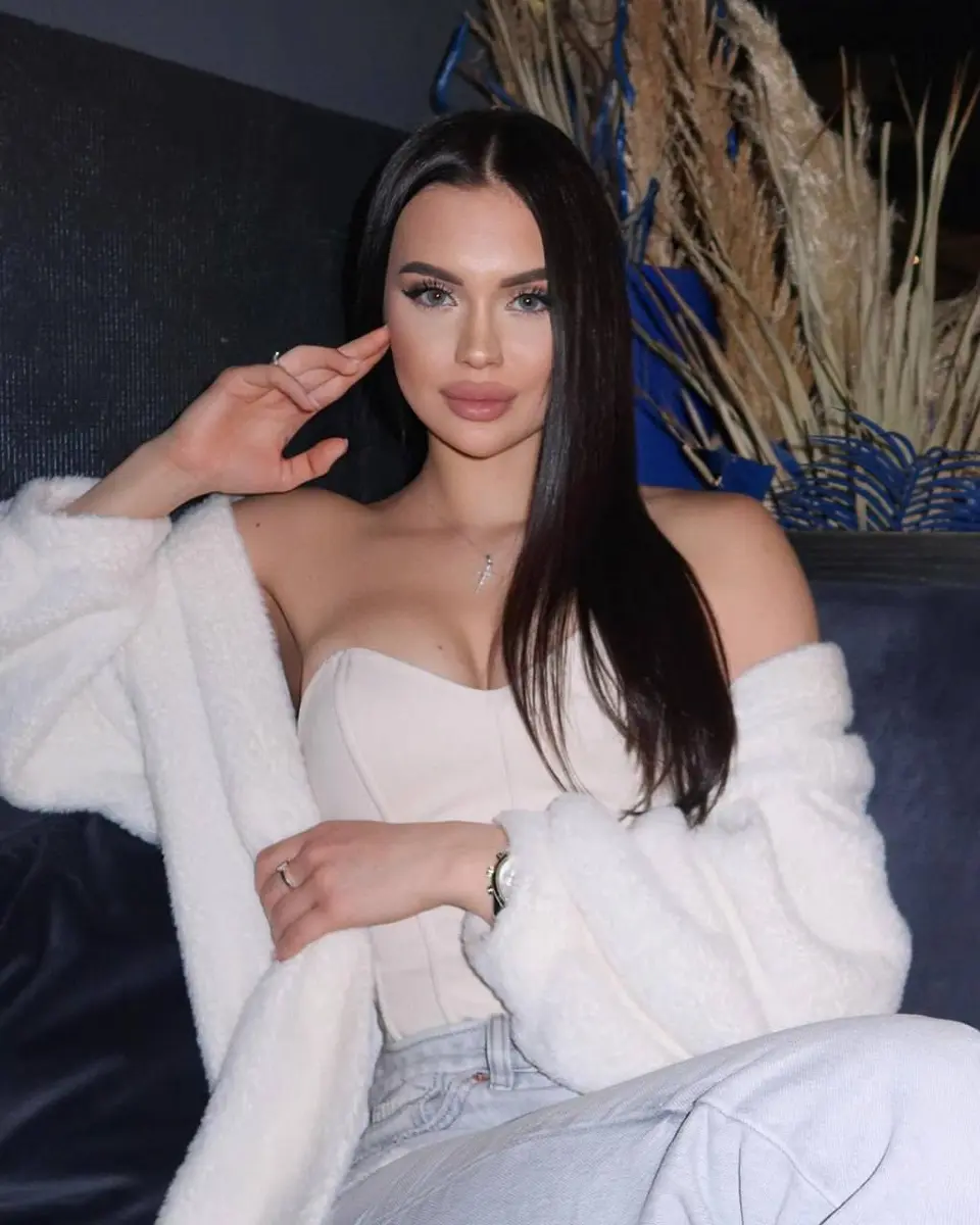 Aria escort in Dubai