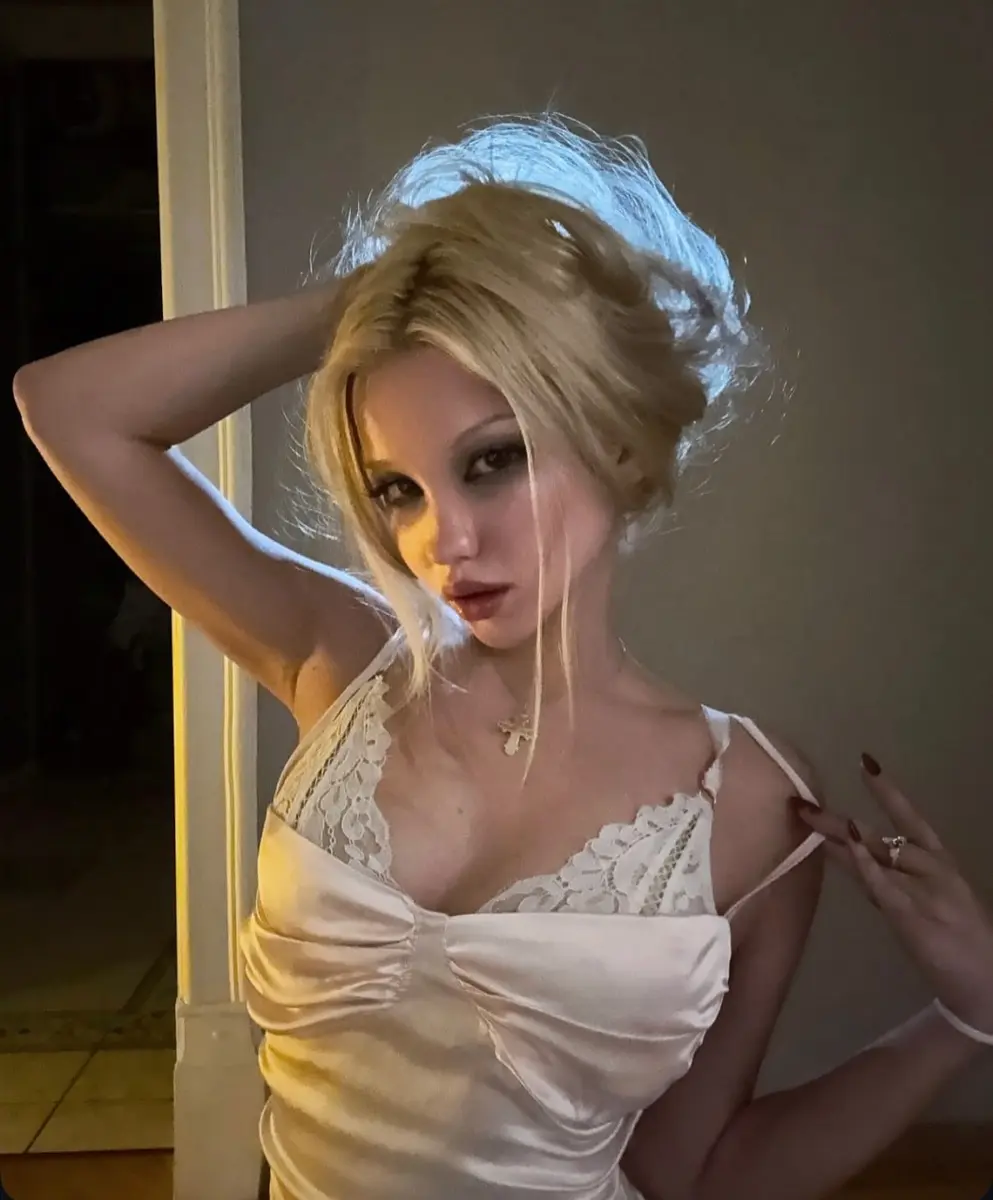 Ariella escort in Dubai