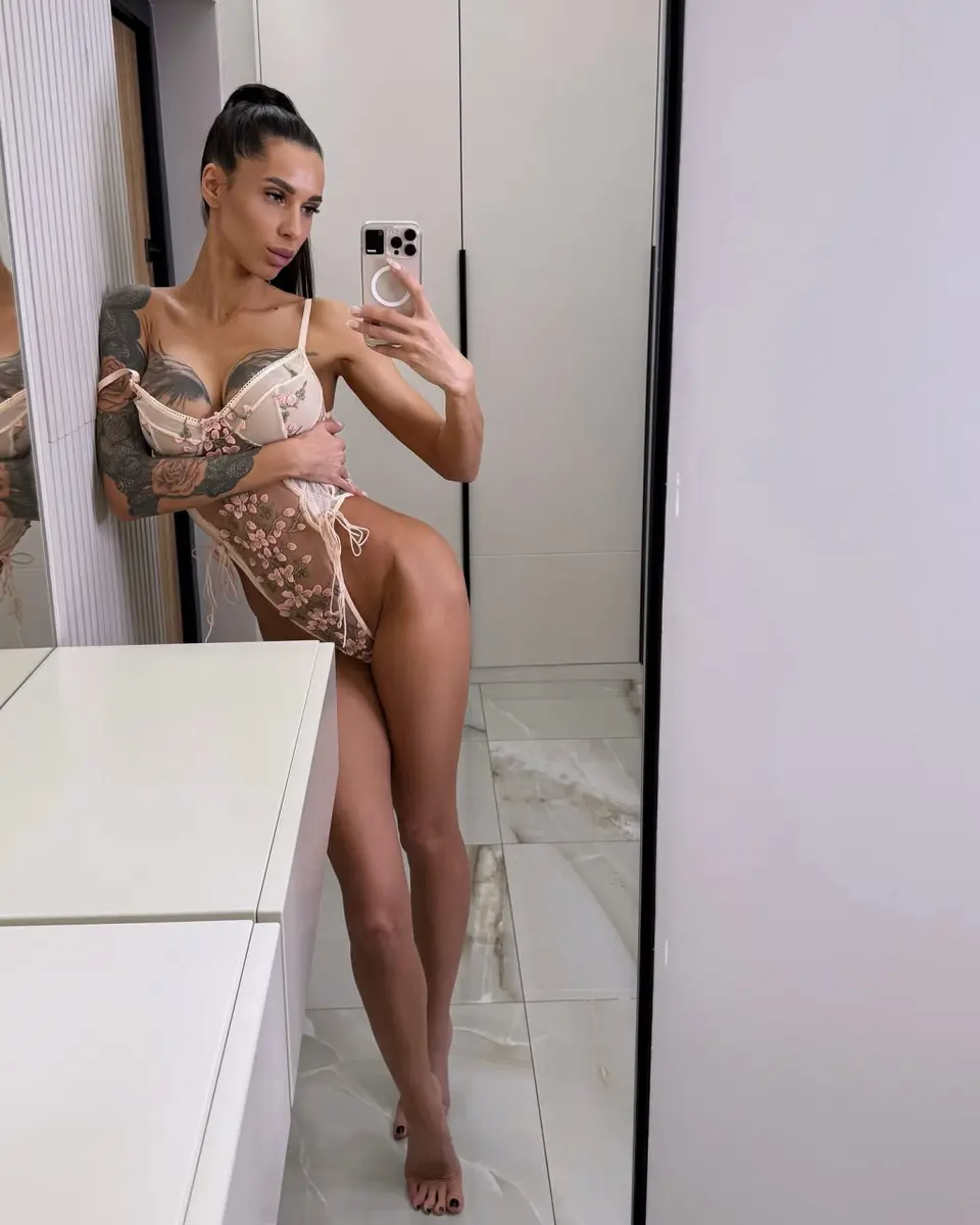 Aurora escort in Dubai