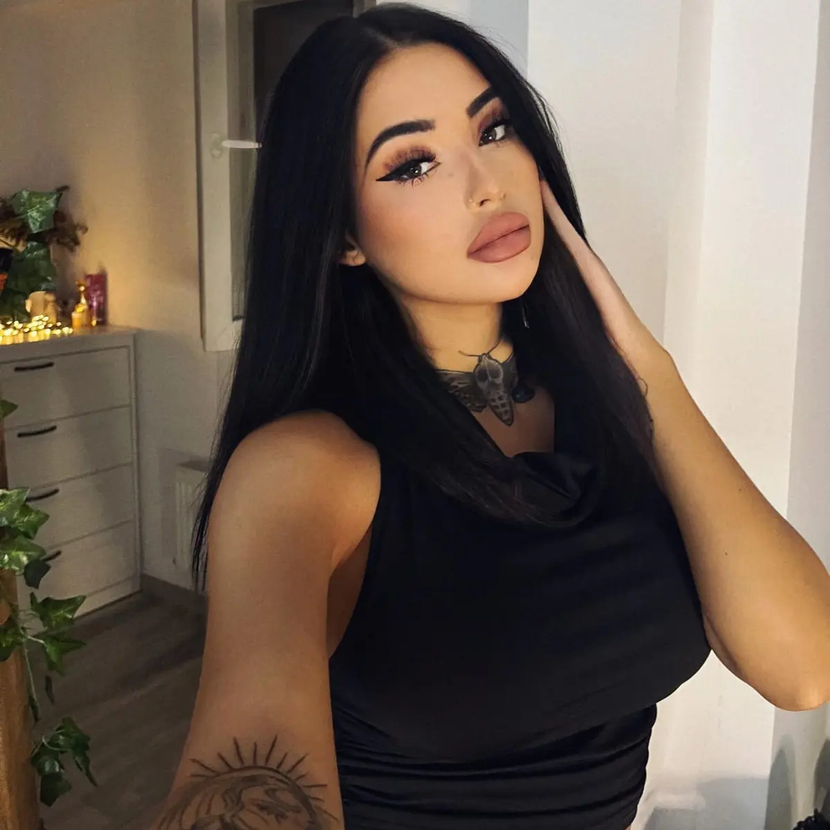 Camilla escort in Dubai