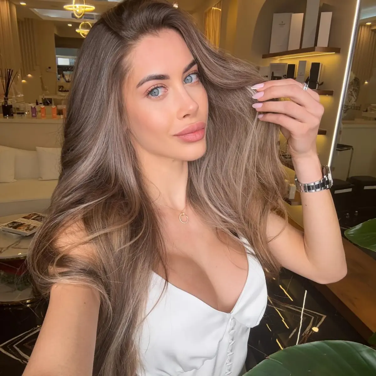 Camilla escort in Dubai