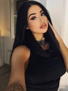 Camilla escort in Dubai