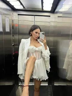 Camilla escort in Dubai