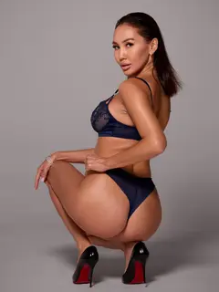 Camilla escort in Dubai