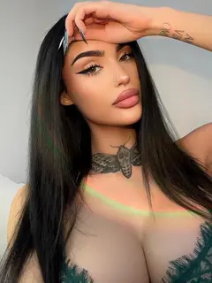 Camilla escort in Dubai