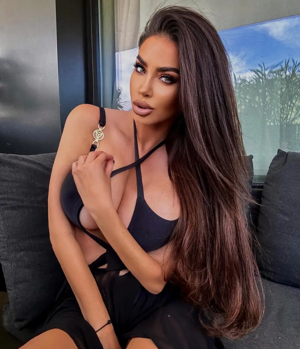 Eleonora escort in Dubai