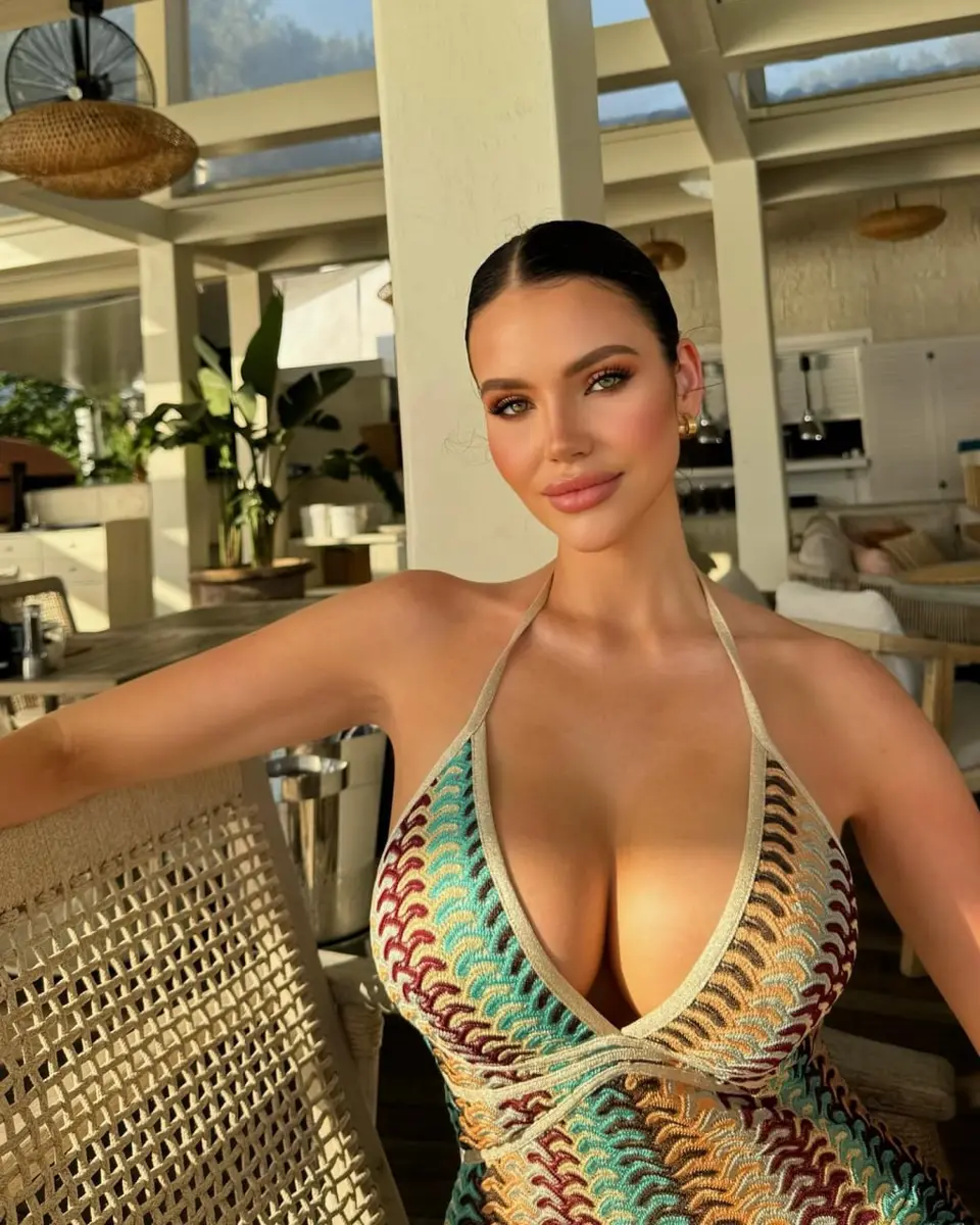 Elmira escort in Dubai