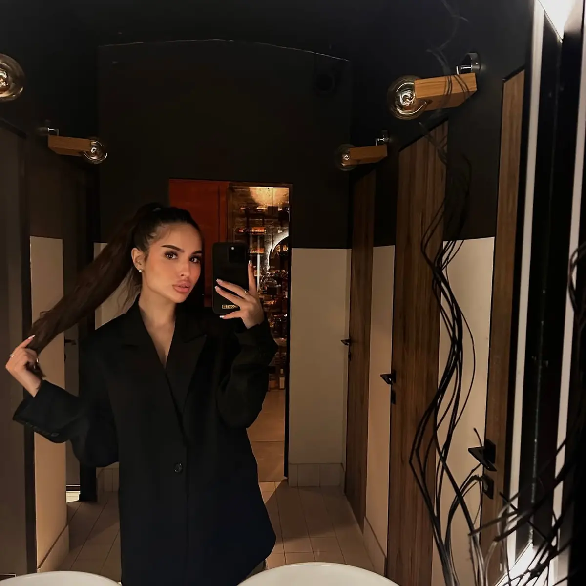 Elvira escort in Dubai