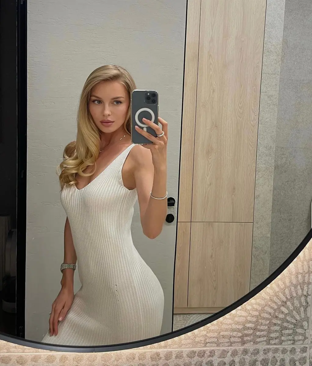 Emilia escort in Dubai