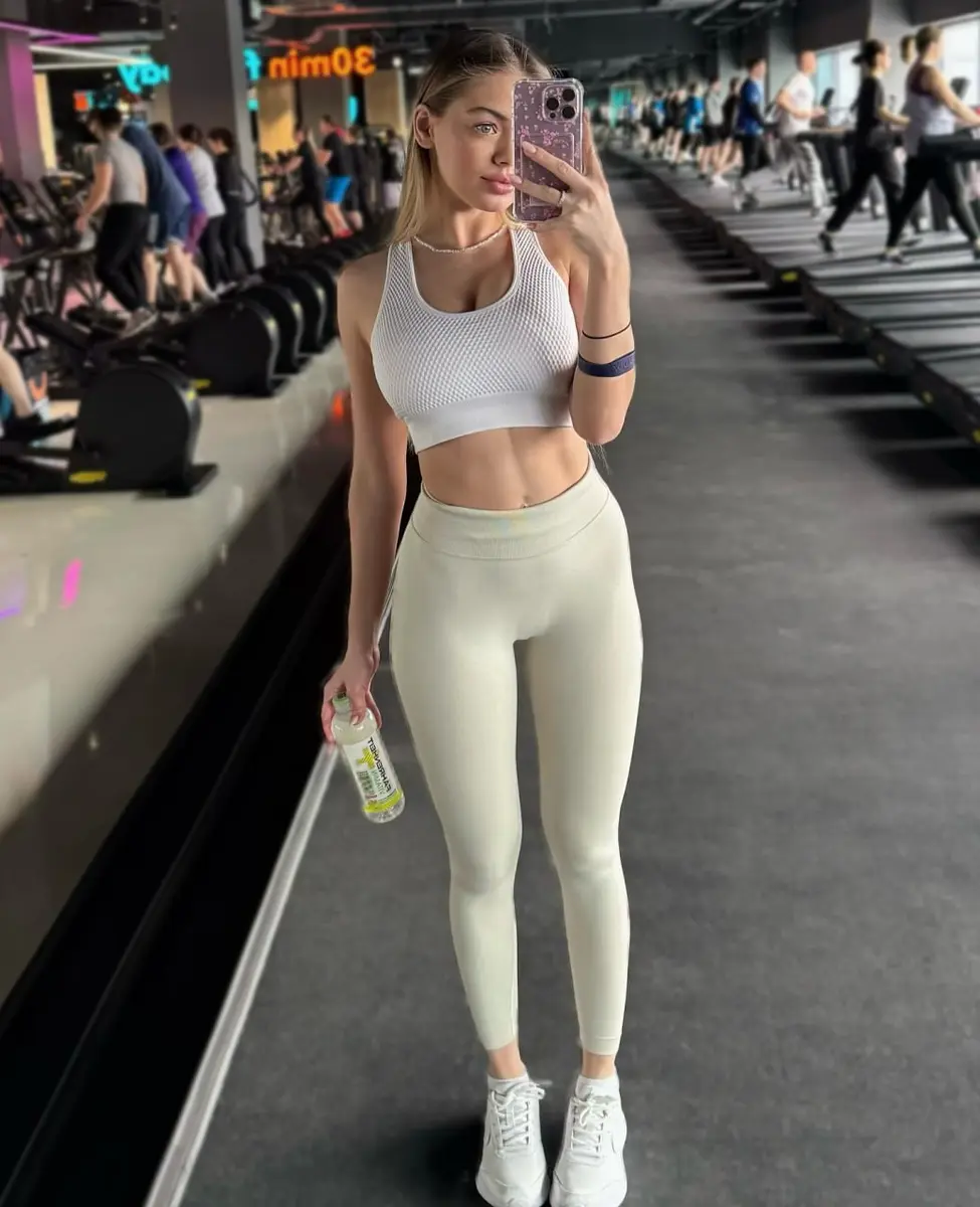 Esmeralda escort in Dubai