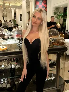Eva escort in Dubai