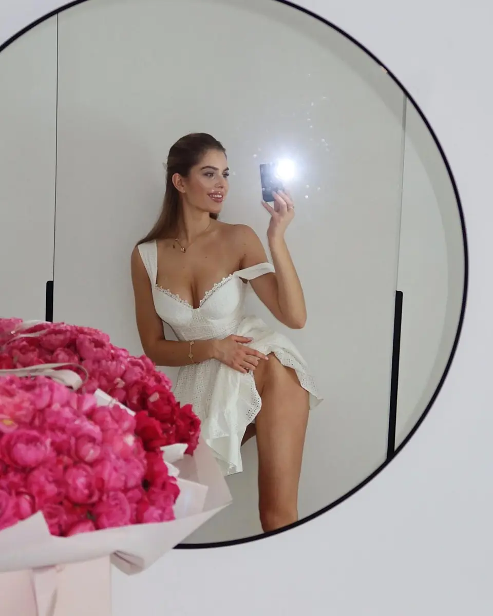 Karina escort in Dubai