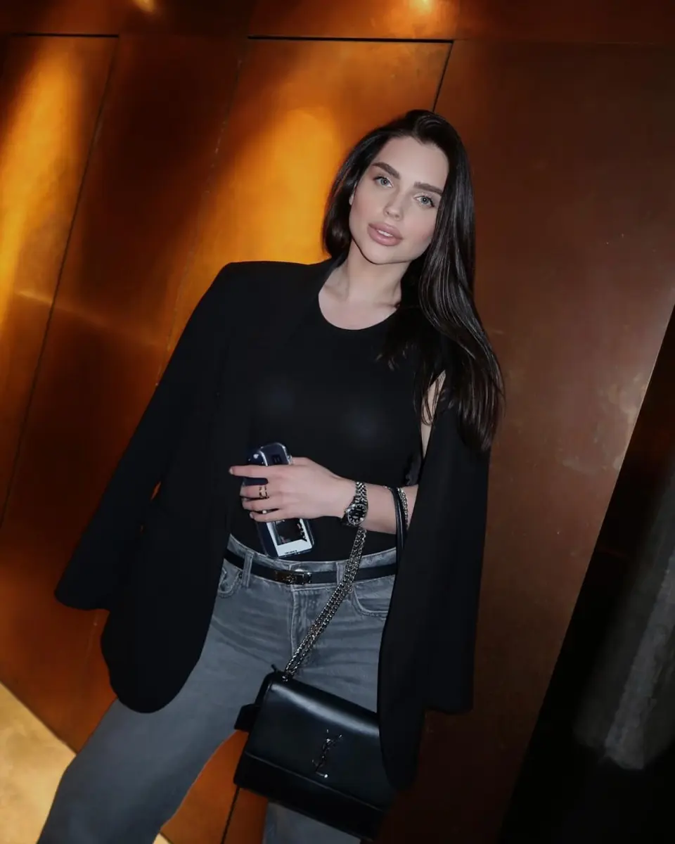 Louise escort in Dubai