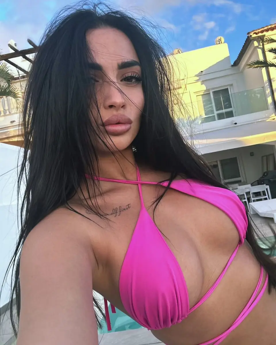 Mirellia escort in Dubai