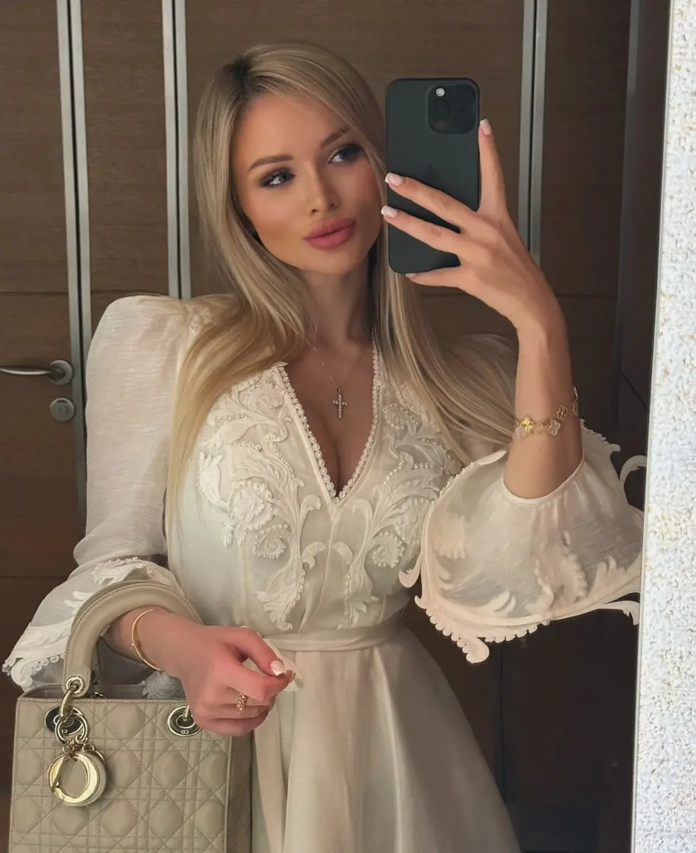 Olivia escort in Dubai