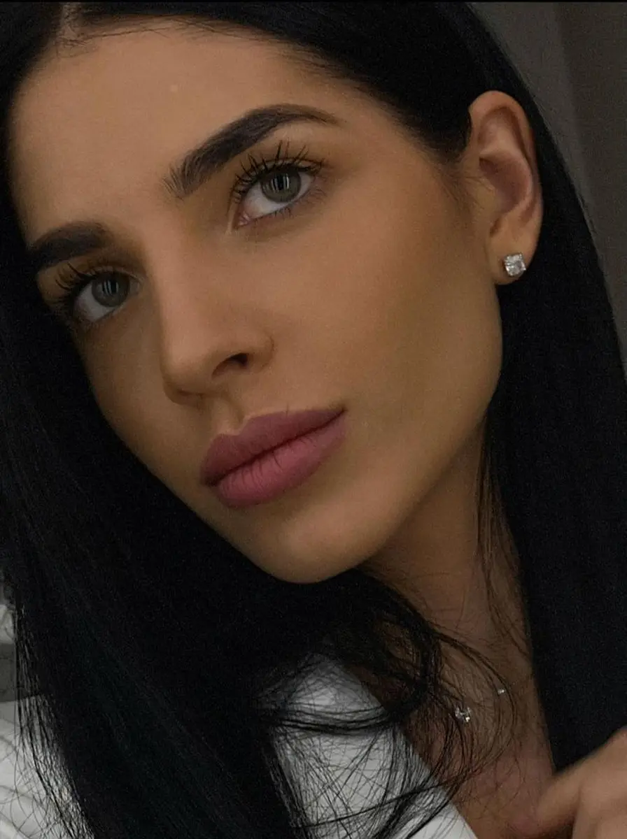 Ophelia escort in Dubai