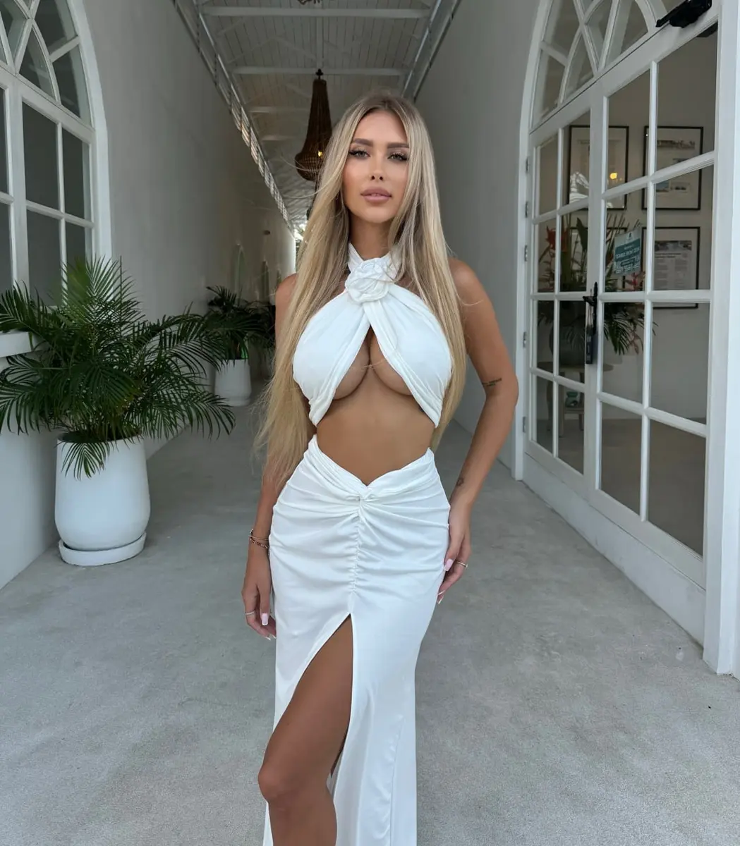 Penelope escort in Dubai