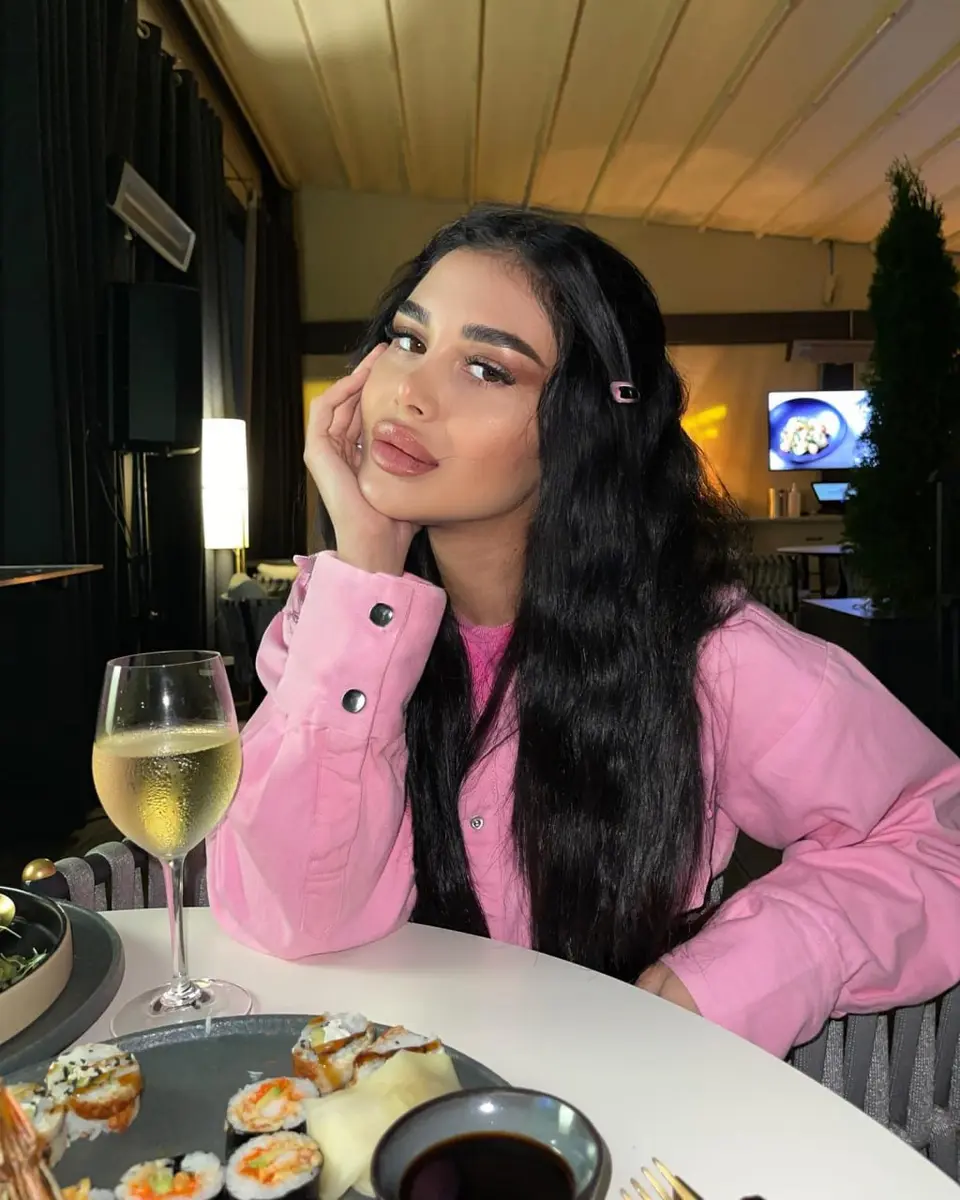 Rosaline escort in Dubai