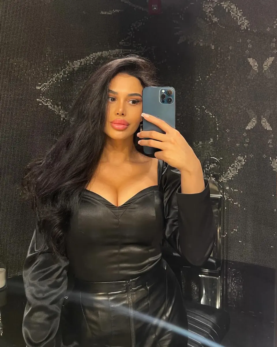 Rosaline escort in Dubai