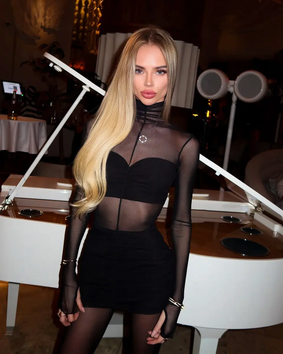 Sonia escort in Dubai