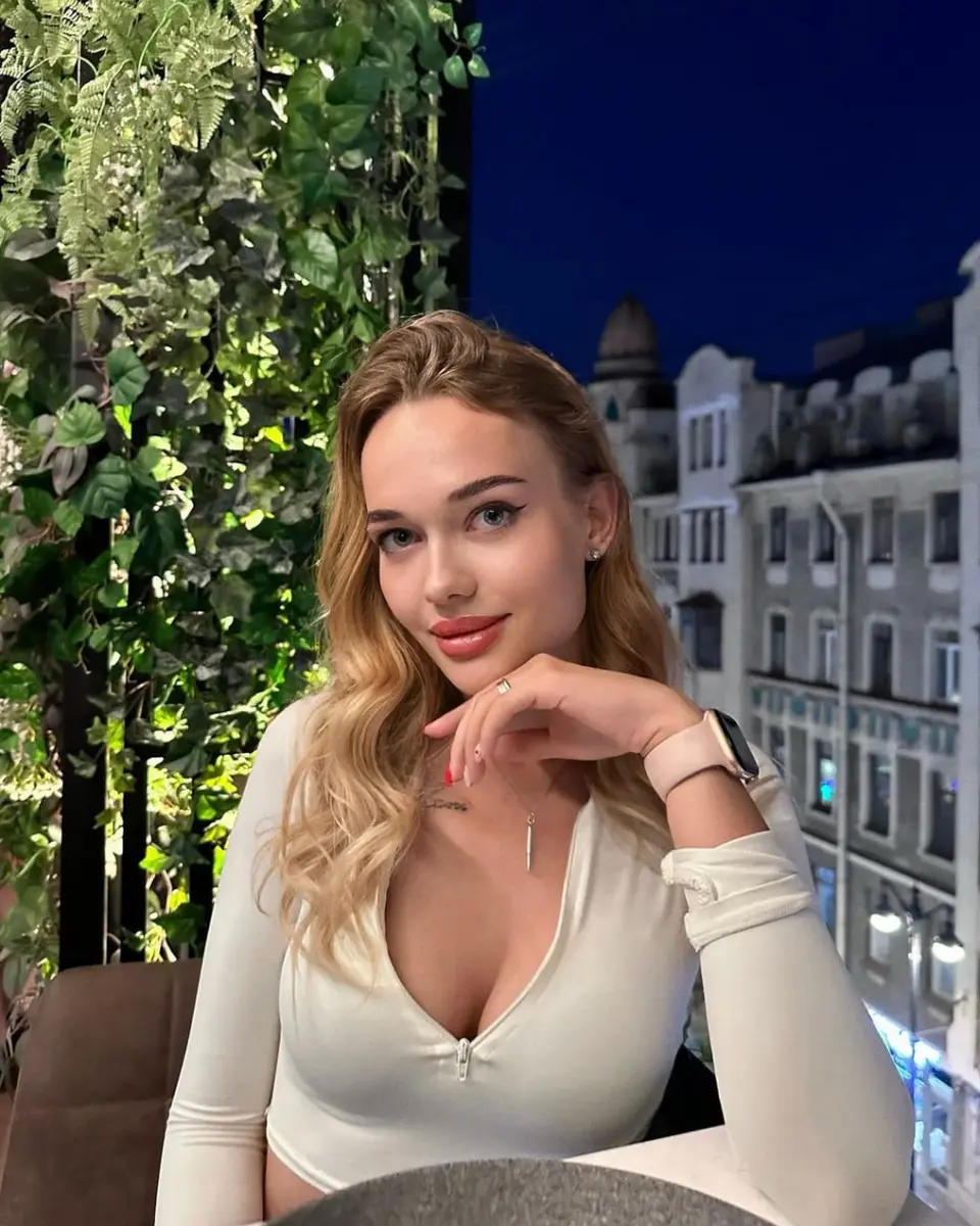 Victoria escort in Dubai