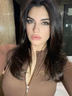 Victoria escort in Dubai