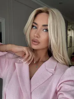 Vivienne escort in Dubai